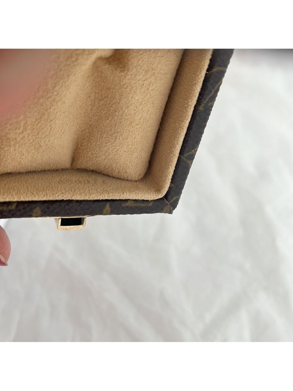 Louis Vuitton Ecrin Declaration Mini Jewelry Trunk - Picture 8 of 10